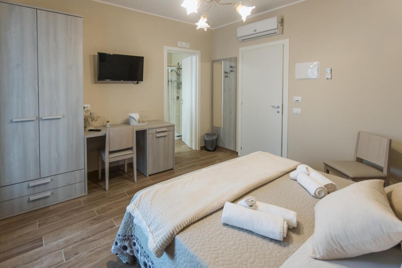 Oasi Perla Del Mare Rooms アーチ・カステッロ エクステリア 写真
